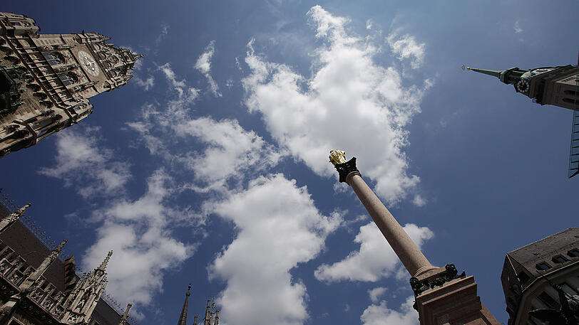 Tolle Perspektiven - die Mariensäule in München schaut man sich gerne genauer an.