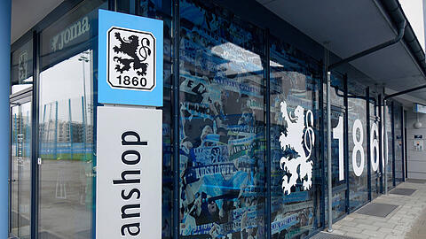 Die &Ouml;ffnungszeiten des Fanshops an der Gr&uuml;nwalder Stra&szlig;e wurden in den vergangenen Wochen minimiert.