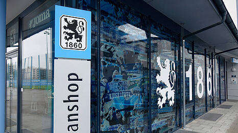 Die &Ouml;ffnungszeiten des Fanshops an der Gr&uuml;nwalder Stra&szlig;e wurden in den vergangenen Wochen minimiert.