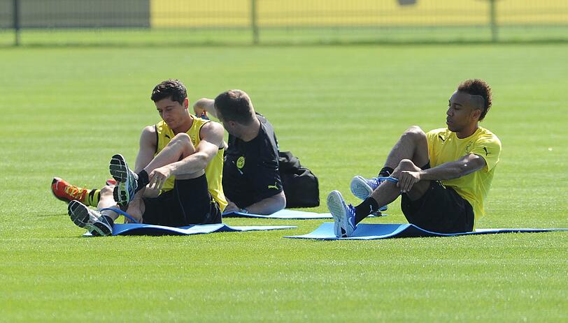 Lewandowski ist zurück im Dortmund Training. Am Sonntag hat der polnische Stürmer die Vorbereitung auf die neue Saison begonnen.
