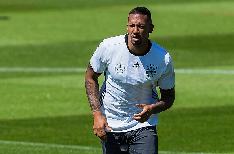 Während Jérôme Boateng schwitzen musste, fehlte Abwehr-Kollege Mats Hummels kurzfristig aufgrund eines Muskelfaserrisses.