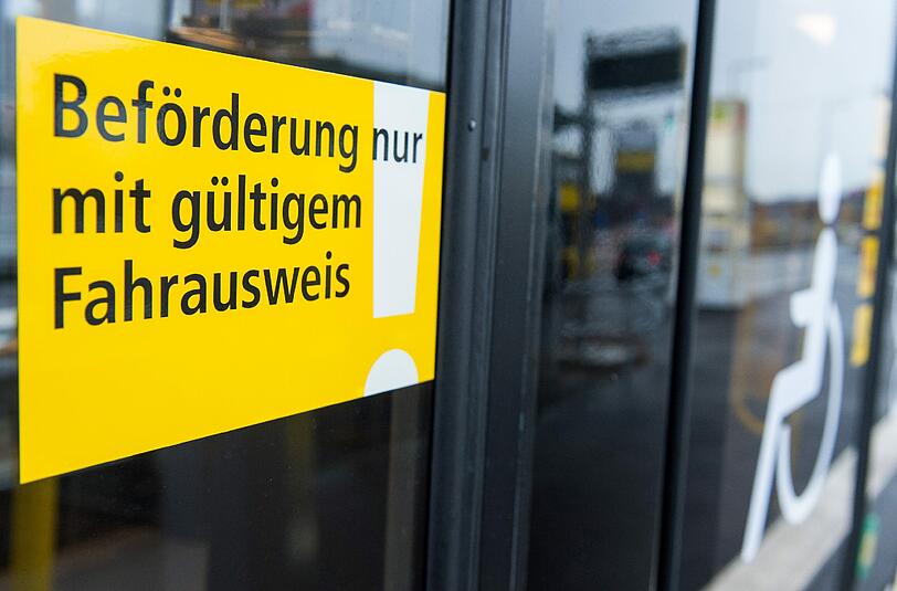 Das "erhöhte Beförderungsentgelt" war 2015 von 40 auf 60 Euro erhöht worden. Foto: Lukas Schulze/Illustration
