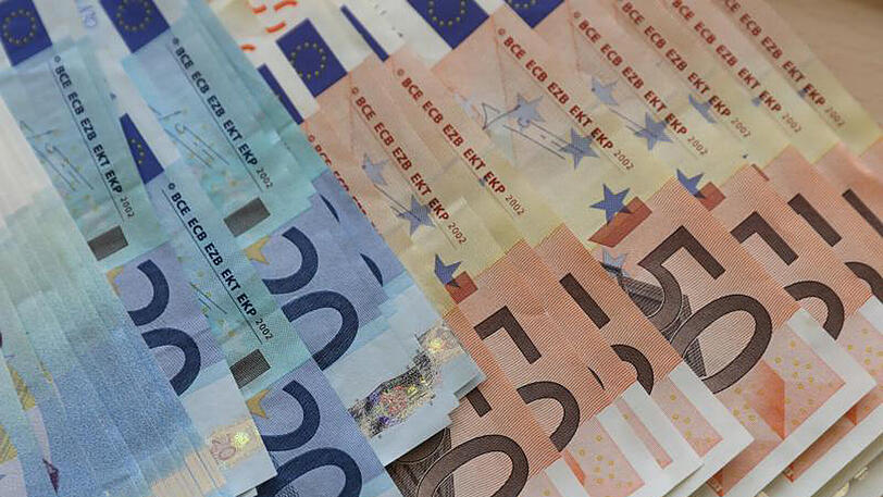 Euro-Geldscheine in einer Filiale der Bundesbank.