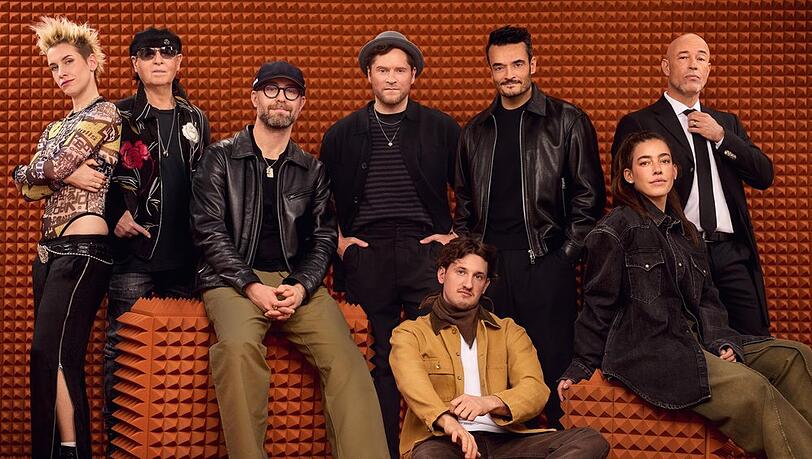 Die Teilnehmer von "Sing meinen Song" 2026: Deine Cousine, Klaus Meine, Mark Forster, Johannes Oerding, Tream, Giovanni Zarrella, Frida Gold, Unheilig (v.l.n.r.)