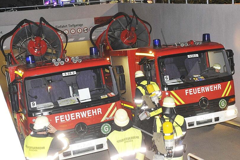 Die Feuerwehr löschte in der Tiefgarage.