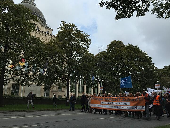 Alle Bilder von der Pfleger-Demo am Dienstag zum Durchklicken.