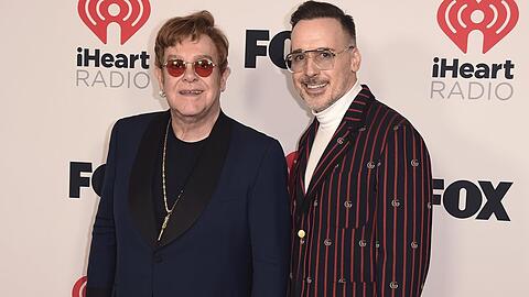 Elton John und David Furnish bei einem Event 2021.