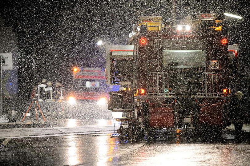 Tödlicher Unfall am Bahnübergang: Die Bilder vom Feuerwehreinsatz.
