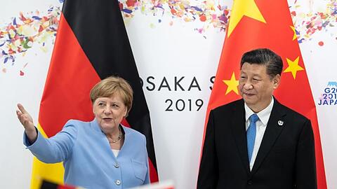 Treffen beim G20-Gipfel in Osaka im Juni: Bundeskanzlerin Angela Merkel und der chinesische Präsident Xi Jinping.