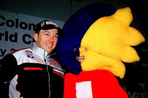 Fritz Strobl, hier mit dem Maskottchen der WM 2003, hält seit elf Jahren den Streckenrekord auf der Streif.