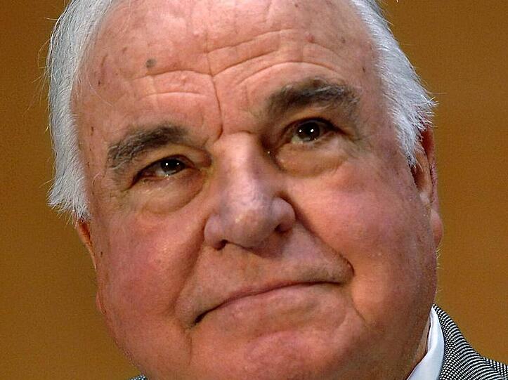 Im September 1989 wurde HELMUT KOHL (CDU) in Mainz an der Prostata operiert, nachdem er an einer gutartigen Schwellung gelitten hatte. Zehn Tage später verließ der Kanzler die Klinik, um sich in seinem Haus in Oggersheim zu erholen. Er unterbrach den Erholungsurlaub jedoch unter anderem, um sich mit dem niedersächsischen Ministerpräsidenten Ernst Albrecht (CDU) zu treffen: In dem Gespräch ging es um eine Probestrecke für die Magnetschwebebahn Transrapid.