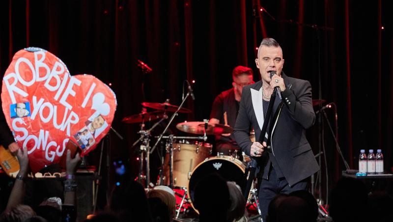 Robbie Williams bringt seine Kinder mit einem besonderen Trick dazu, in der Vorweihnachtszeit brav zu sein. Robbie Williams bringt seine Kinder mit einem besonderen Trick dazu, in der Vorweihnachtszeit brav zu sein.