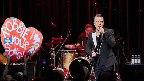 Robbie Williams bringt seine Kinder mit einem besonderen Trick dazu, in der Vorweihnachtszeit brav zu sein.