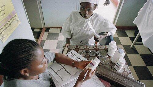 Rund vier Millionen der 140 Millionen Einwohner Nigerias leben mit HIV. Rund vier Millionen der 140 Millionen Einwohner Nigerias leben mit HIV.