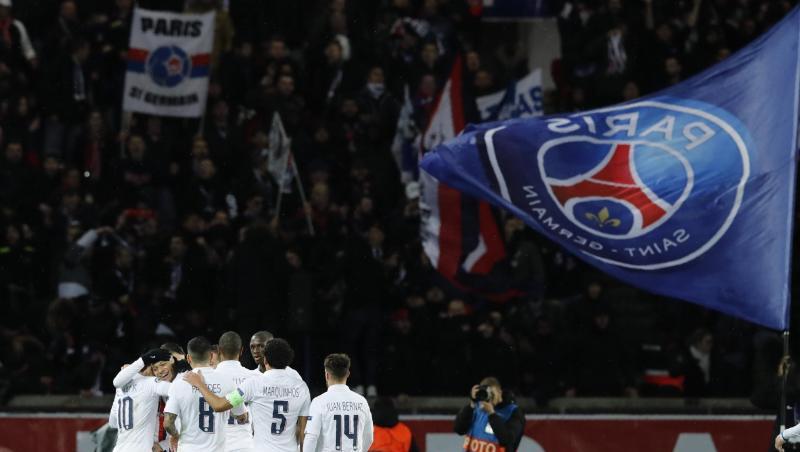 Die PSG-Spieler um Superstay Neymar feiern einen klaren Sieg gegen Galatasaray. Die PSG-Spieler um Superstay Neymar feiern einen klaren Sieg gegen Galatasaray.