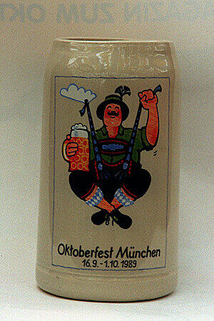 Der offizielle Wiesn-Krug von 1989.