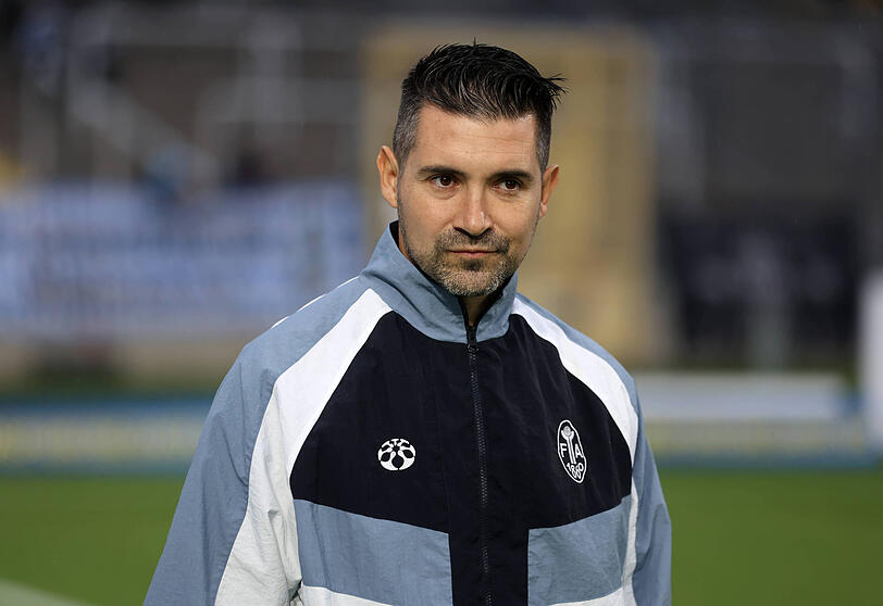 Besonnen statt breitbeinig vor dem Derby: 1860-Trainer Alper Kayabunar.