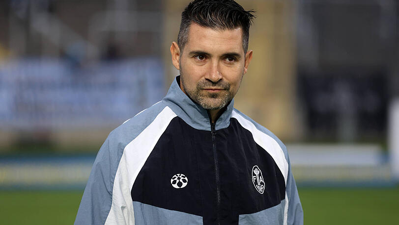 Besonnen statt breitbeinig vor dem Derby: 1860-Trainer Alper Kayabunar. Besonnen statt breitbeinig vor dem Derby: 1860-Trainer Alper Kayabunar.