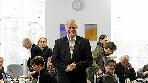 Alle Blicke richten sich auf Horst Seehofer: der Ministerpräsident gestern im Untersuchungsausschuss des Landtags