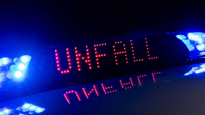 Die Polizei konnte den 17-Jährigen kurz nach dem Unfall ausfindig machen. (Symbolbild)