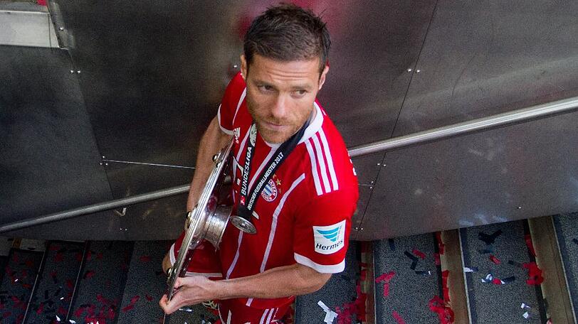 Xabi Alonso bestritt 114 Länderspiele für Spanien und erzielte dabei 16 Tore. Vom FC Bayern verabschiedete er sich mit der Schale in der Hand...
