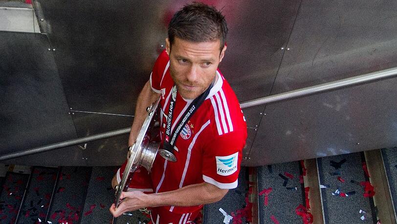 Xabi Alonso bestritt 114 Länderspiele für Spanien und erzielte dabei 16 Tore. Vom FC Bayern verabschiedete er sich mit der Schale in der Hand... Xabi Alonso bestritt 114 Länderspiele für Spanien und erzielte dabei 16 Tore. Vom FC Bayern verabschiedete er sich mit der Schale in der Hand...