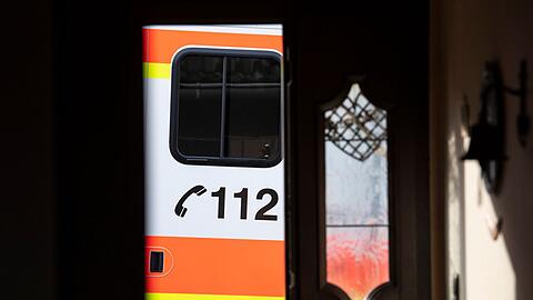 Mit seinem rücksichtslosen Verhalten verursachte ein Radfahrer in München einen Unfall.