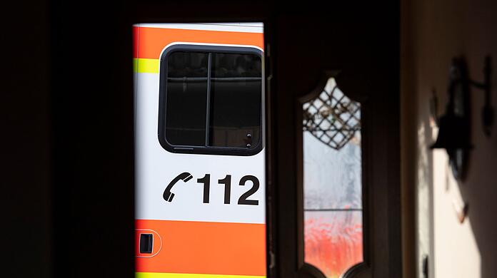 Mit seinem rücksichtslosen Verhalten verursachte ein Radfahrer in München einen Unfall.