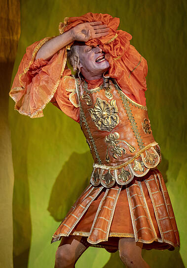 Joachim Meyerhoff als Sosias in Kleists "Amphitryon".