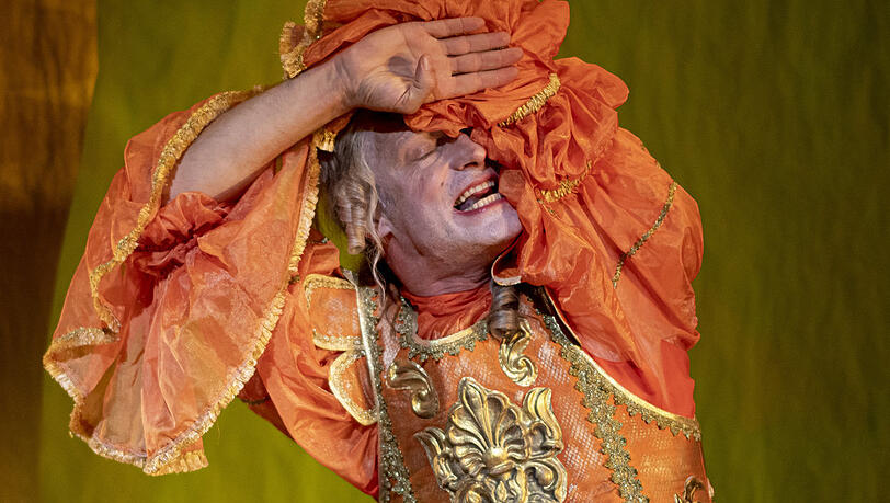 Joachim Meyerhoff als Sosias in Kleists "Amphitryon". Joachim Meyerhoff als Sosias in Kleists "Amphitryon".