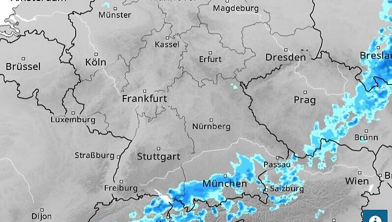 Am Dienstag gegen 20 Uhr soll München der Prognose zufolge inmitten der Regenzone liegen. Am Dienstag gegen 20 Uhr soll München der Prognose zufolge inmitten der Regenzone liegen.