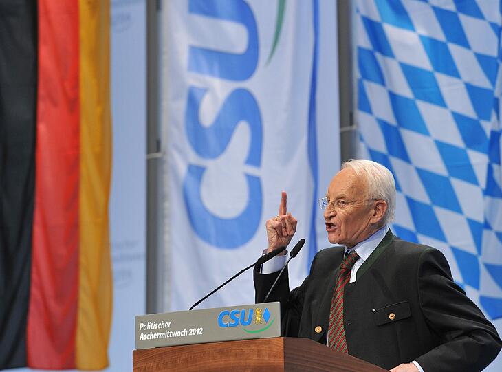Ohne Worte: Stoiber und seine legendäre Gestik.