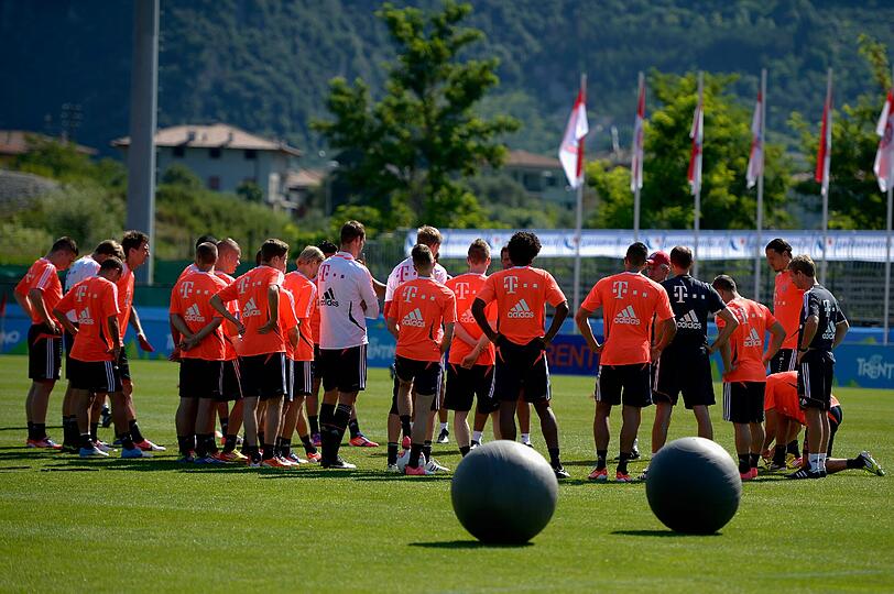 Gardasee: Neue Bilder: Bayern-Training vorm Testspiel - FC Bayern - Abendzeitung München