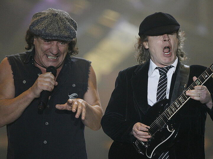 Brauchen sie bald einen neuen Drummer? Brian Johnson (re.) und Angus Young von AC/DC