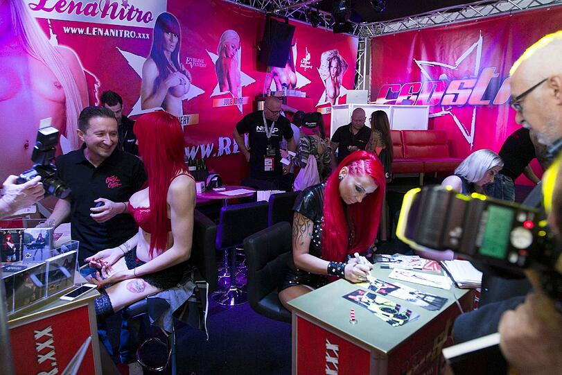 Die Venus feiert 20. Geburtstag - die Bilder von der weltgrößten Erotikmesse in Berlin.