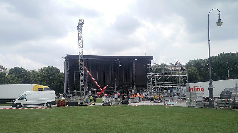 Die große "King's Stage", auf der unter anderem "Iron Maiden"...