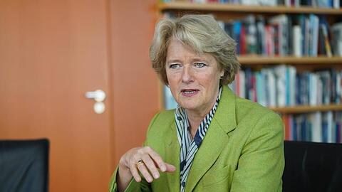 Monika Grütters (CDU) während eines dpa-Interviews in ihrem Büro im Bundeskanzleramt.