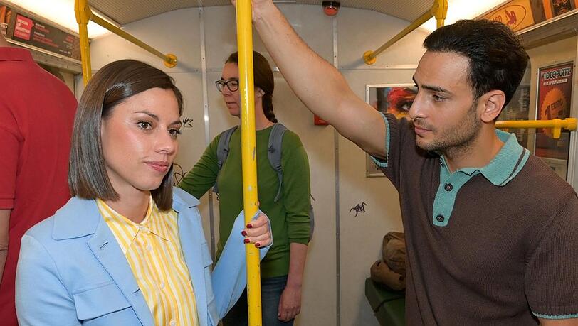 "GZSZ": Matilda lässt sich von Nihat überreden, in ihren Geburtstag reinzufeiern.