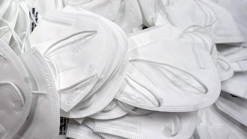 Der Unternehmer soll laut dem Urteil im Zuge des Maskengeschäfts Steuern in Millionenhöhe hinterzogen haben. (Symbolbild) Der Unternehmer soll laut dem Urteil im Zuge des Maskengeschäfts Steuern in Millionenhöhe hinterzogen haben. (Symbolbild)