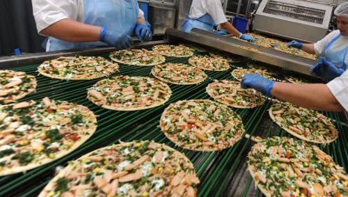 Ein Klassiker: die Schinkenpizza. In manchen Fällen handelt es sich lediglich um Schummel-Schinken. Ein Klassiker: die Schinkenpizza. In manchen Fällen handelt es sich lediglich um Schummel-Schinken.