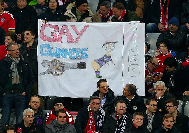 Dieses dümmliche Plakat wurde von der Uefa bestraft.