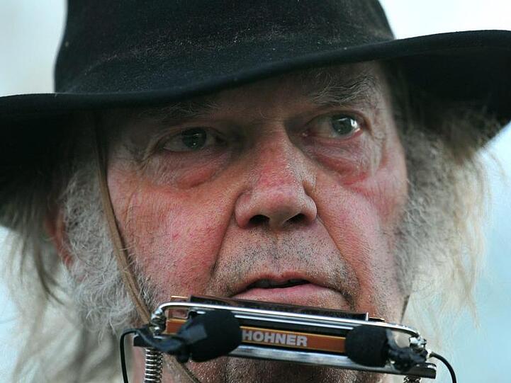 Der kanadische Rockmusiker Neil Young schaut mit Wehmut zurück auf den Sommer 1969.