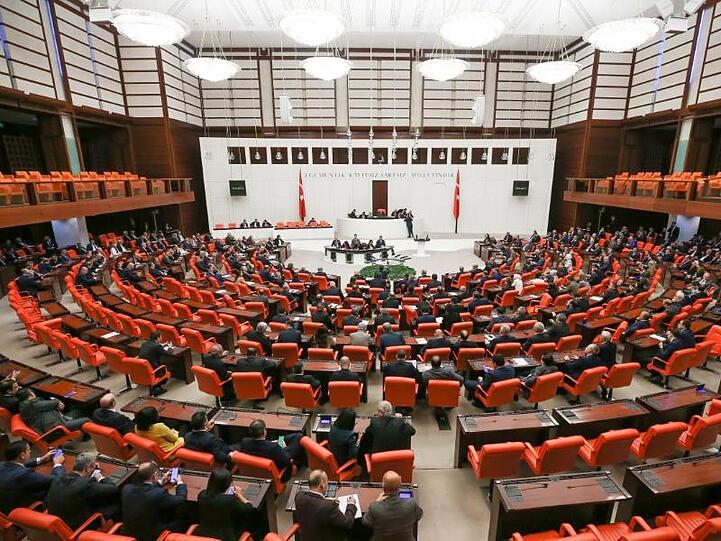 325 Abgeordnete stimmten im türkischen Parlament für eine Entsendung von Truppen, 184 dagegen.