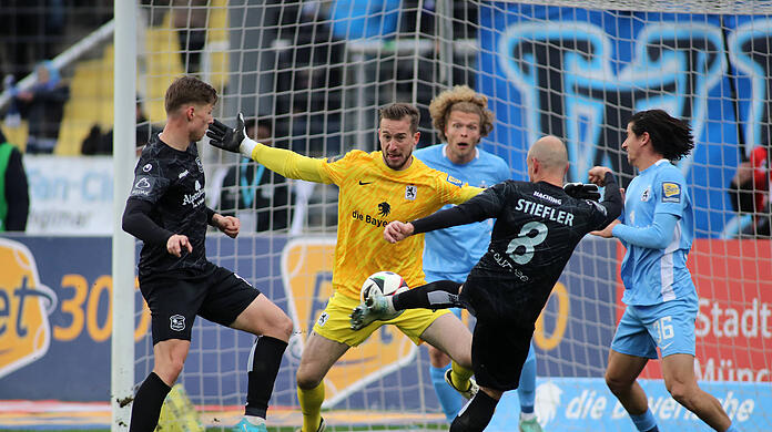 Wurde im S-Bahn-Derby nicht nur von den Haching-Spielern unter Beschuss genommen: TSV-1860-Keeper Marco Hiller.