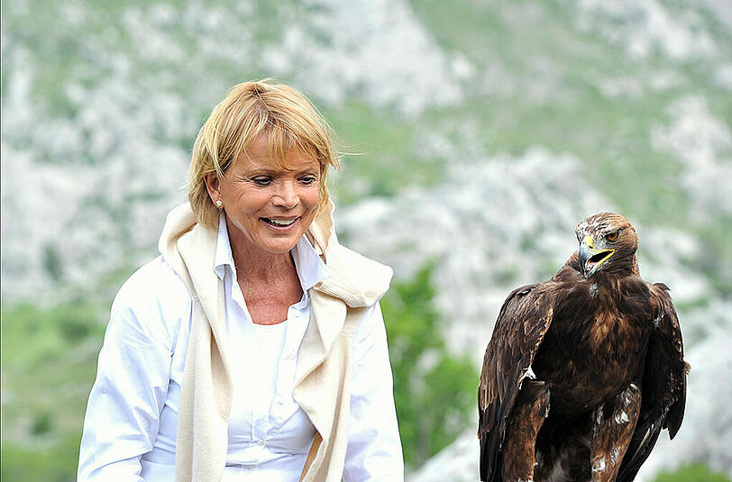 Uschi Glas und Adler am Tulove Grede im Velebit Gebirge.