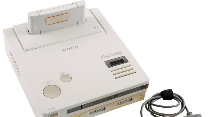 Diesen "PlayStation"-Prototyp soll es nur noch ein einziges Mal auf der Welt geben - einem Käufer war das viel Geld wert. Diesen "PlayStation"-Prototyp soll es nur noch ein einziges Mal auf der Welt geben - einem Käufer war das viel Geld wert.