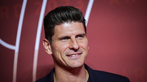 Mario Gomez verlängert seinen Vertrag bei Red Bull bis 2028 und freut sich auf die Zusammenarbeit mit Jürgen Klopp.