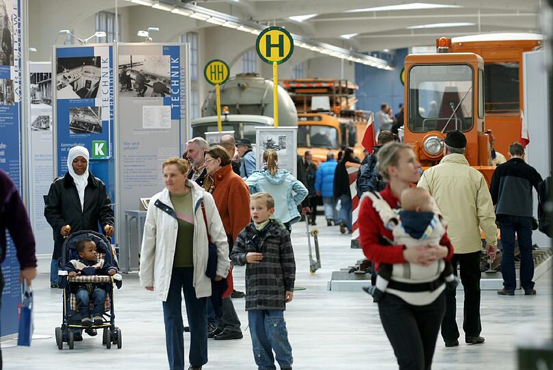 150 Jahre ÖPNV, 40 Jahre U-Bahn: So feiert die Münchner Verkehrsgesellschaft (MVG) den Jahrestag. Die besten Bilder...