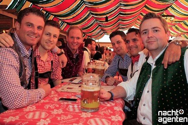 Dirndl, Lederhosen und viel Spaß: Die Party "Tracht und Pracht" am Samstag im Hippodrom auf der Theresienwiese. Mehr Bilder unter: www.nachtagenten.de.