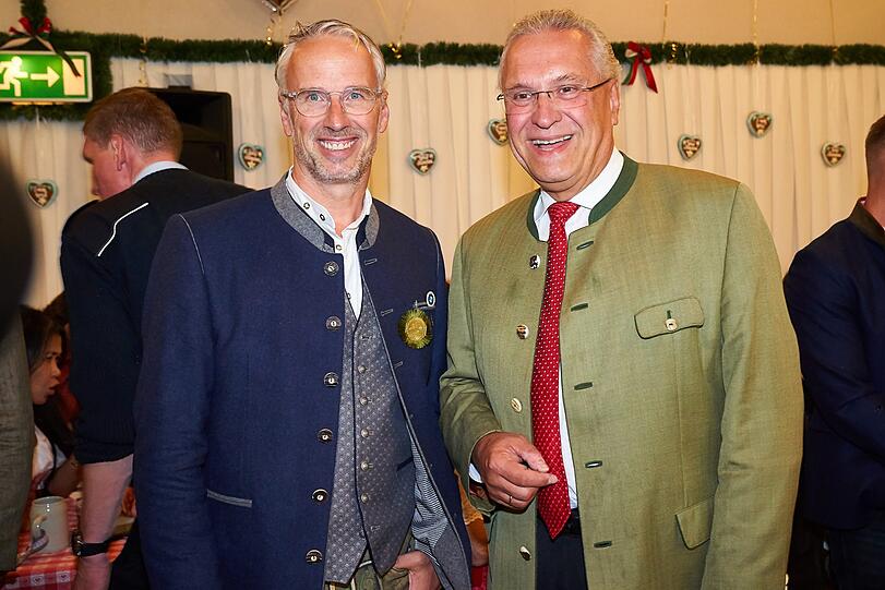Der Gastgeber Bernd Döpke, Leiter der BMW Niederlassung München, und Innenminister Joachim Herrmann.